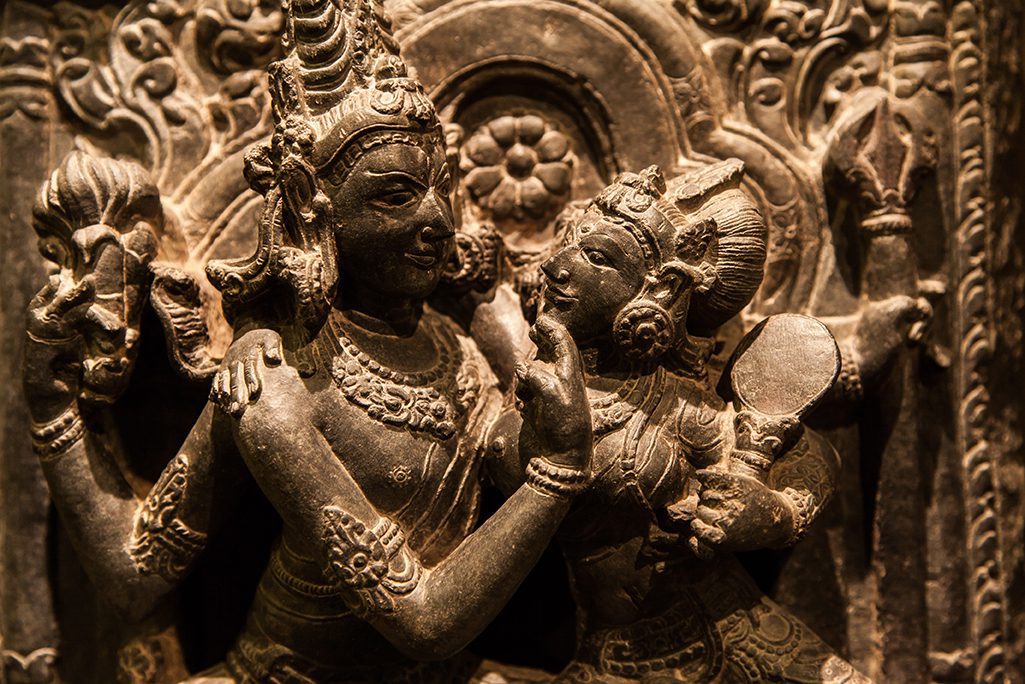 Inde-tantra-sculpture-temple-kamasutra